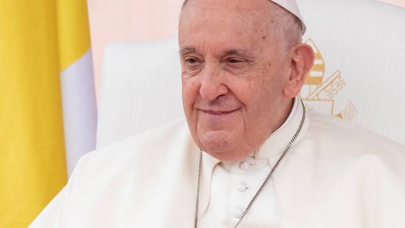 Preocupación en el Vaticano: el Papa Francisco no ha vuelto a sufrir crisis respiratorias, pero sigue en estado critico.