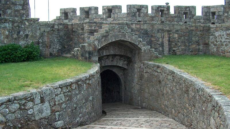 Escapadas: este castillo medieval se ubica en Barcelona y ofrece hospedaje durante todo el año.