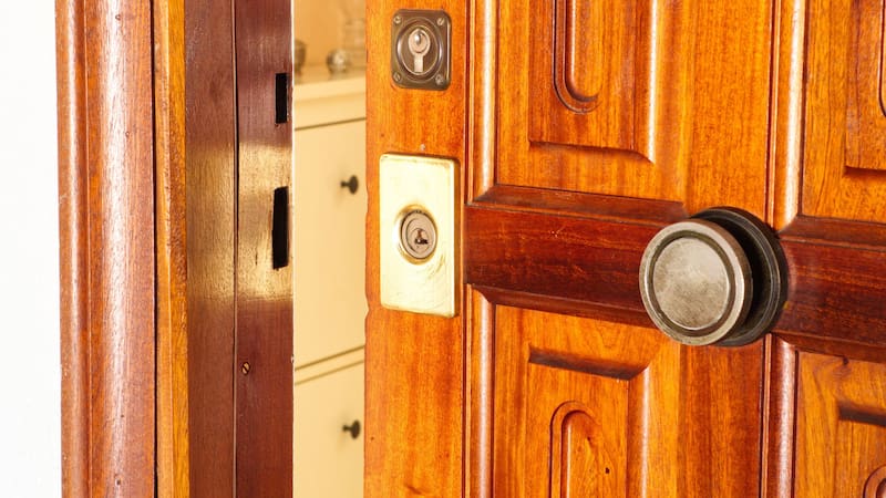 Murio la Ley de Alquileres: una inquiokupa marroquí echa a una jubilada con demencia de su casa para alquilar las habitaciones.