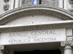 Clave para las tasas: el BCRA afloja por goteo las trabas a la liquidez de los bancos