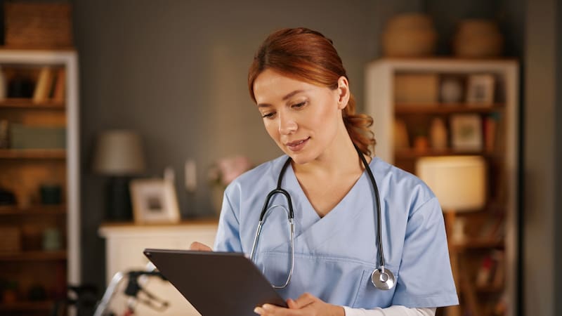 Anuncian aumento para las enfermeras. Cuánto cobrarán a partir de noviembre de 2025 y cómo afecta a la nómina según la comunidad autónoma.