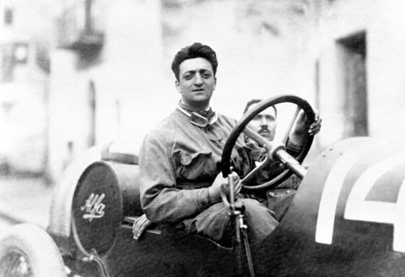 Enzo Ferrari, fundador de la escudería de autos deportivos que lleva su apellido