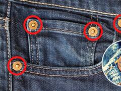 Nadie lo sabe y cumplen un rol muy importante: cuál es la función de los botones metálicos en los jeans