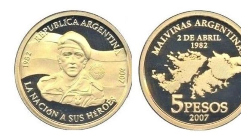 La moneda es muy estimada por los expertos en numismática.