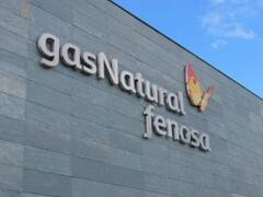 Gobierno español facilita por decreto la salida de empresas de Cataluña