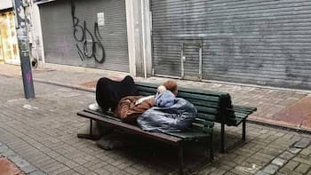 La Policía comenzó a sacar a las personas de la calle