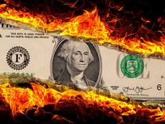 La drástica medida que debería tomar Milei para no quedarse sin dólares, según uno de los economistas más escuchados