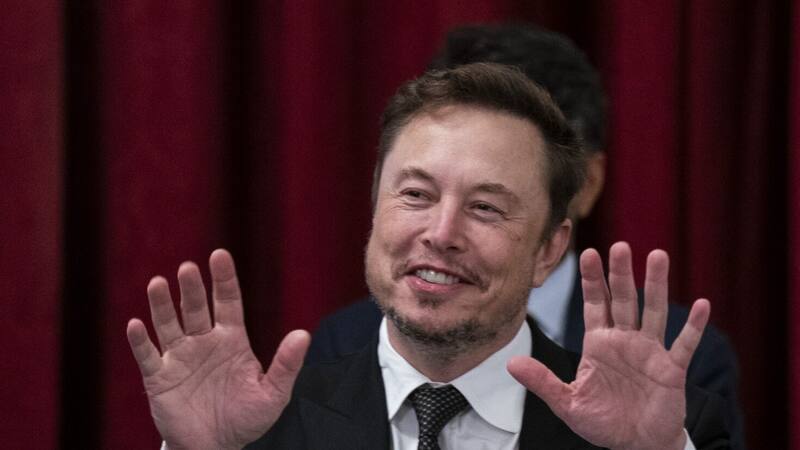 Elon Musk llegó a la Argentina con Starlink, pero todavía no lo hará con Tesla.