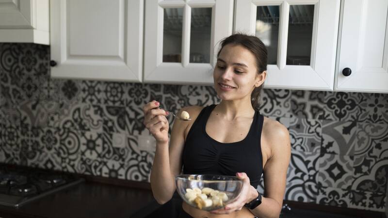 Conocé las recomendaciones clave para una dieta proteica que impulse tus resultados en el gimnasio, según las pautas de un médico especializado.