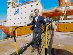 Macri visitó el rompehielos Irizar, fuera de servicio desde el kirchnerismo
