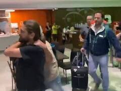 Demoraron e insultaron a Grabois al llegar a Santa Cruz de la Sierra