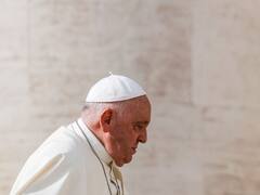 Escándalo en el Vaticano: el Papa Francisco excomulga a un arzobispo por llamarlo "tirano y siervo de Satanás"