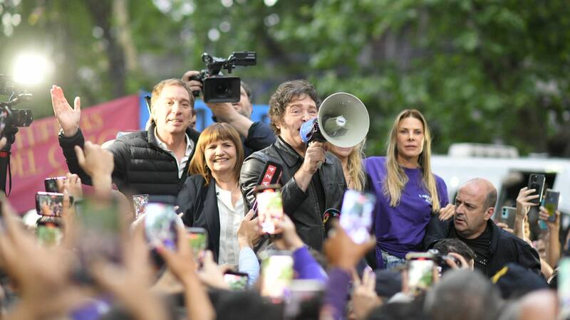 <div class="migrated-promo-image__description"><div class="migrated-promo-image__source">Fuente: X La Libertad Avanza</div></div>