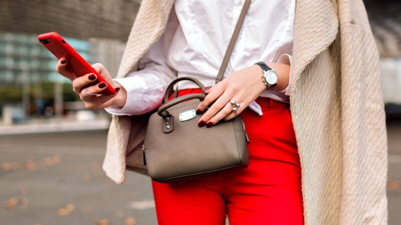 Así funciona el nuevo sistema de Hacienda que compara tus posts sospechosos de Instagram con tus ingresos declarados