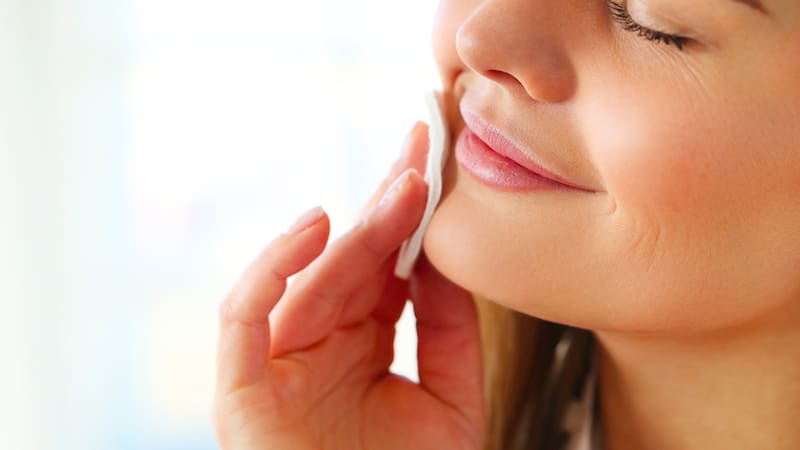 Las recomendaciones del Invima para quienes continúen utilizando este producto cosmético defectuoso. (Imagen: archivo).