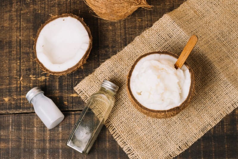 El componente se extrae del coco y es un componente esencial para el cuidado de la piel. (Foto: Freepik.es)