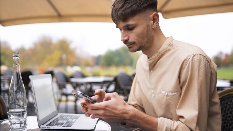 Trabajar de manera remota en África es posible gracias a programas de visas que fomentan el teletrabajo en destinos paradisíacos. (Foto: Freepik)