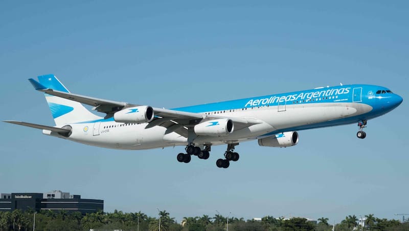 Aerolíneas Argentinas vuelve a volar a Uruguay