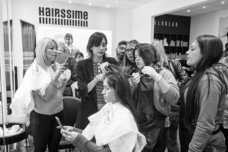 Julieta Expósito es la directora del Centro Técnico de Hairssime. Allí brindan las capacitaciones con las últimas herramientas a cientos de profesionales. (Foto: Hairssime).