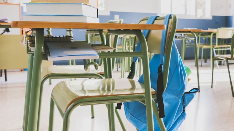 Los estudiantes del nivel primario y los alumnos no deberán asistir a la institución.