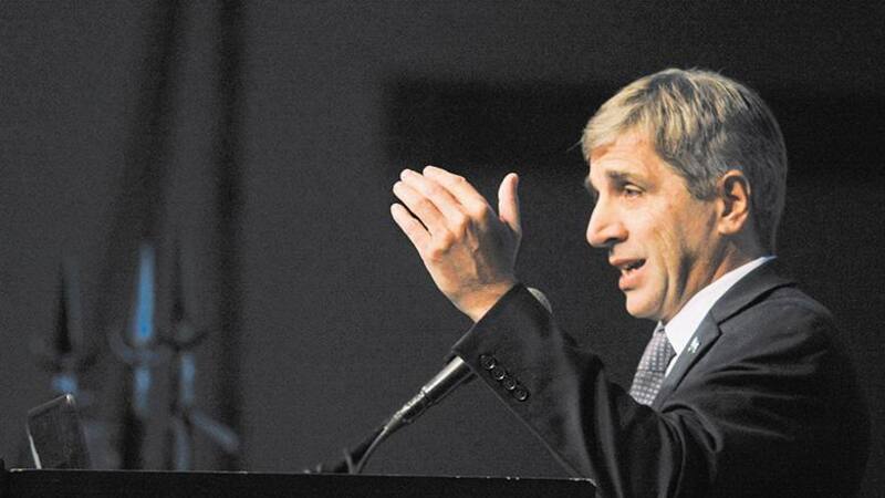 El ministro de Finanzas, Luis Caputo, aseguró que el título es un sello de calidad para la Argentina