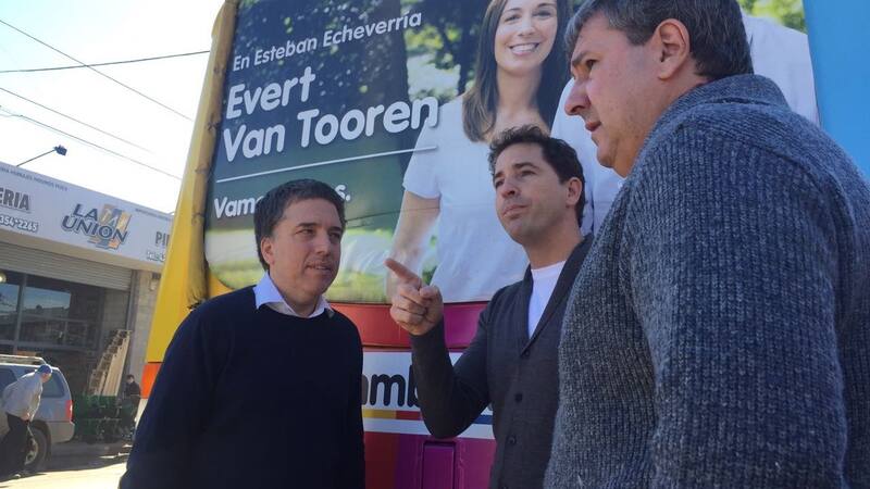 El ministro de Hacienda, Nicolás Dujovne, recorrió Esteban Echeverría junto al ministro de Infraestructura provincial, Roberto Gigante, y el precandidato a concejal Evert Van Tooren