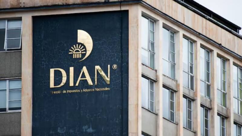La DIAN advirtió que quienes no cumplan enfrentarán sanciones económicas automáticas.