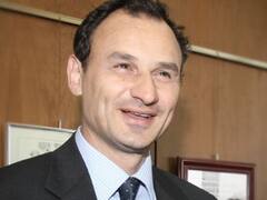 Malestar en La Plata: Bruera se va de la intendencia con pases a planta, despidos y denuncias