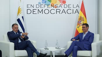 Orsi participó de la Cumbre en Defensa de la Democracia junto a varios presidentes progresistas