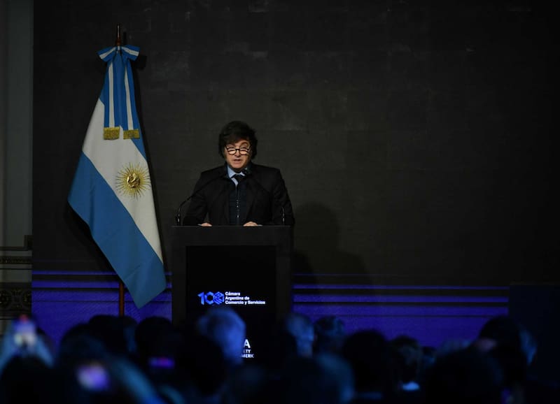 Javier Milei durante su discurso en el Council of the Americas 2024 en el Hotel Alvear.