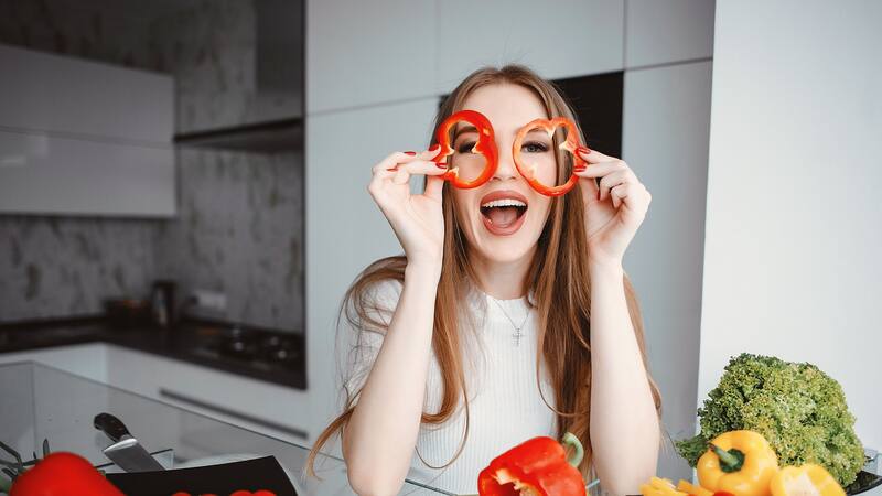 El estudio científico que demostró la efectividad de consumir verduras crudas para perder peso.