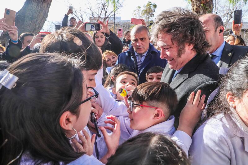 Javier Milei presentó un plan de educación en San Juan