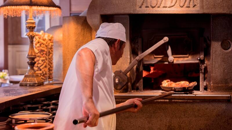 Las carnes son la gran especialidad de este restaurante distinguido por la Guía Michelín.