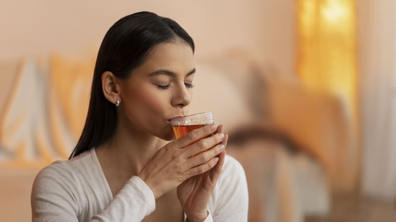 A pesar de sus propiedades naturales, la cola de caballo puede causar efectos adversos si se consume en exceso o por tiempo prolongado.