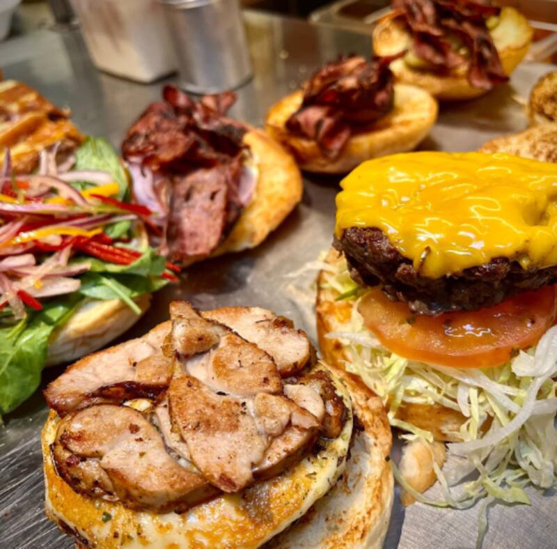 En "Tierra de nadie" hay varias opciones de hamburguesas. (Instagram @tdnburger).