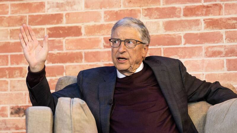 Bill Gates predice cuáles son los trabajos que resistirán el avance de la IA.