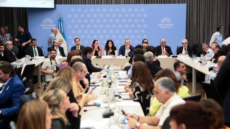 Diputados debatieron la inconstitucionalidad del DNU