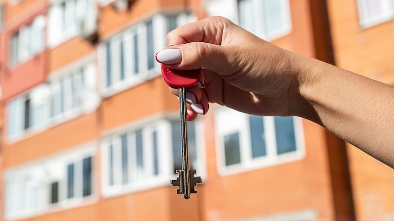 Según la Ley 820 de 2003, los arriendos en Colombia están regulados y ajustados anualmente con base en el IPC del año anterior.