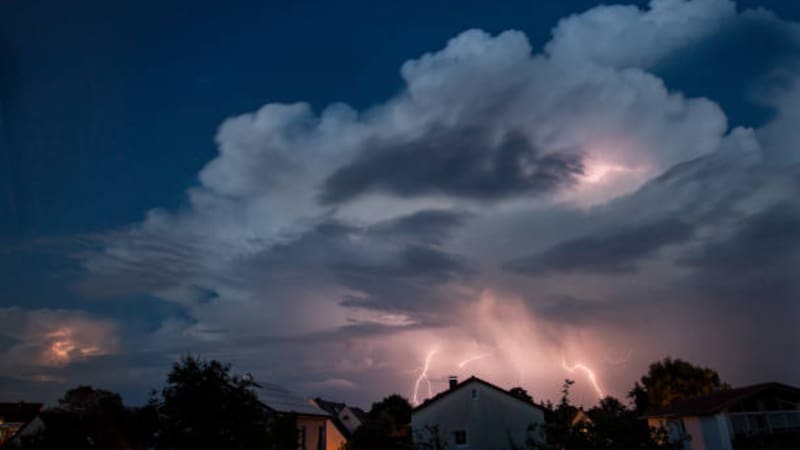Se esperan lluvias intensas, ráfagas de viento y posible caída de granizo en distintos departamentos.