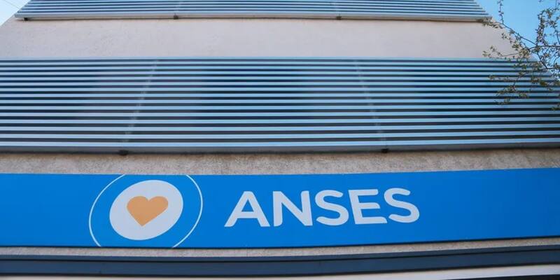 El Gobierno oficializó el pago del bono de Refuerzo para Jubilados y Pensionados ANSES