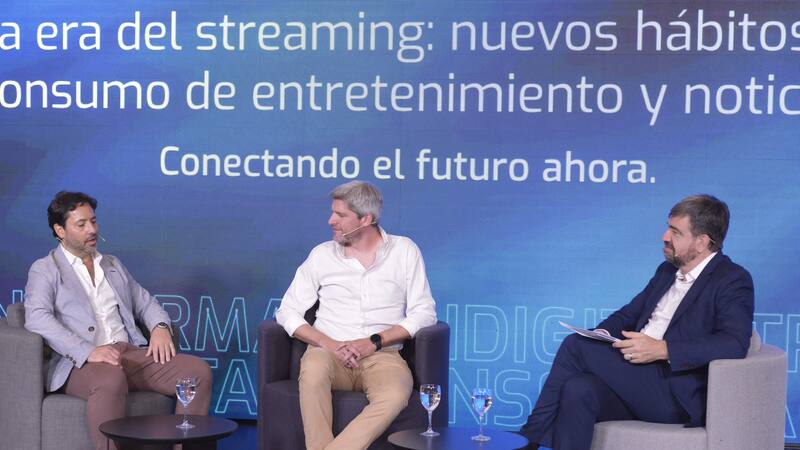 Matías Cecileo, Head de Social Media y Marketing Deportivo de Vrio, Juan Belli, CEO & Founder de Interés General Podcast y Hernán de Goñi