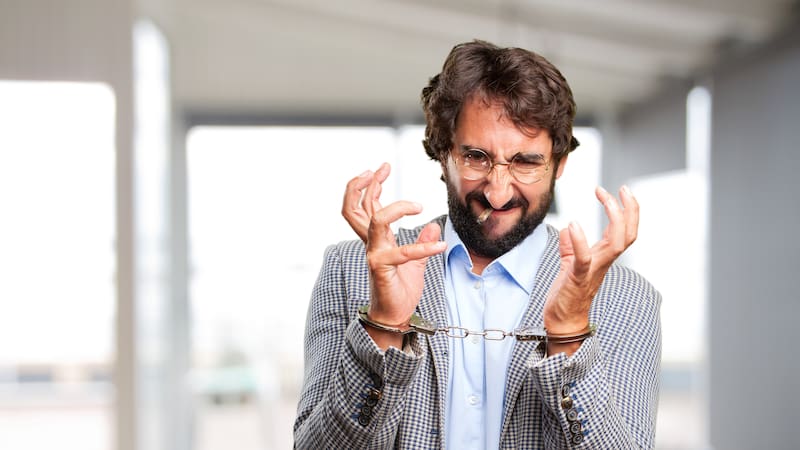 La lista de bancos que cobran comisiones por hacer transferencias bancarias.