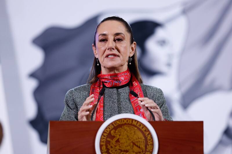 Claudia Sheinbaum garantizó que todos los estudiantes recibirán su Beca Rita Cetina en 2025. Fuente: EFE