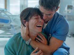 Qué ver en Netflix: el doloroso drama médico de solo 8 episodios y que te hará llorar a moco tendido