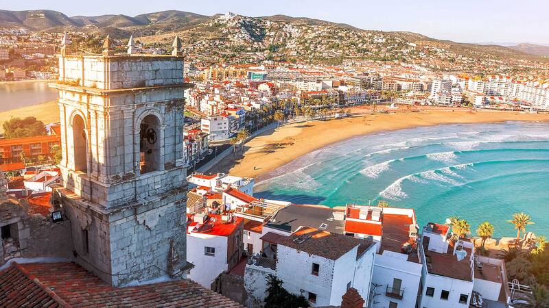 Esta es la mejor ciudad de España para jubilarse: tiene playas de ensueño, la mejor gastronomía y más de 200 días de sol al año