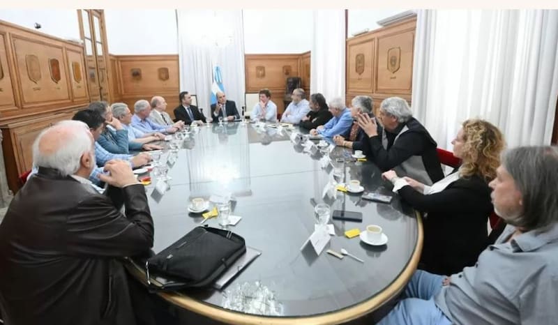 La semana pasada se frustró la reunión por el SMVM.