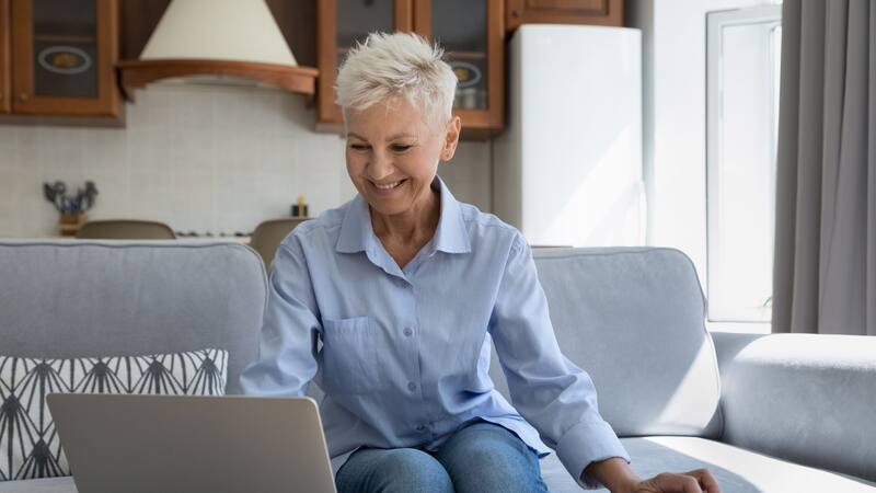 El BBVA adelanta el pago de jubilaciones y pensiones en marzo: ¿cuándo cobro?