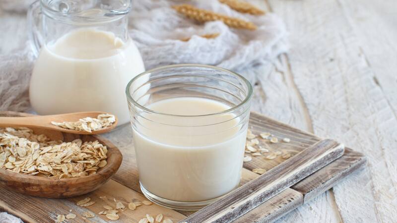 Leche y avena es una combinación deliciosa y nutritiva para el desayuno (Foto: ShutterStock).
