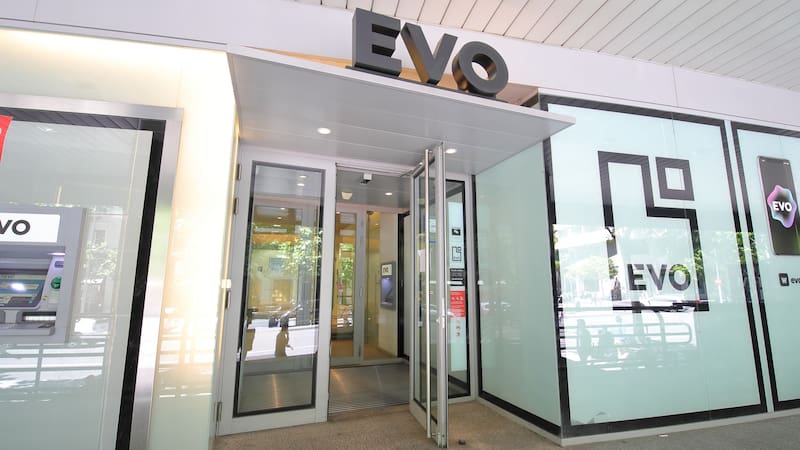 Bankinter anunció que absorbió a EVO Banco para maximizar su rentabilidad.