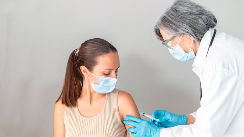 Alerta COVID: la vacuna actualizada de Moderna ya está lista y la campaña de prevención tiene fecha de inicio. (Foto: archivo).